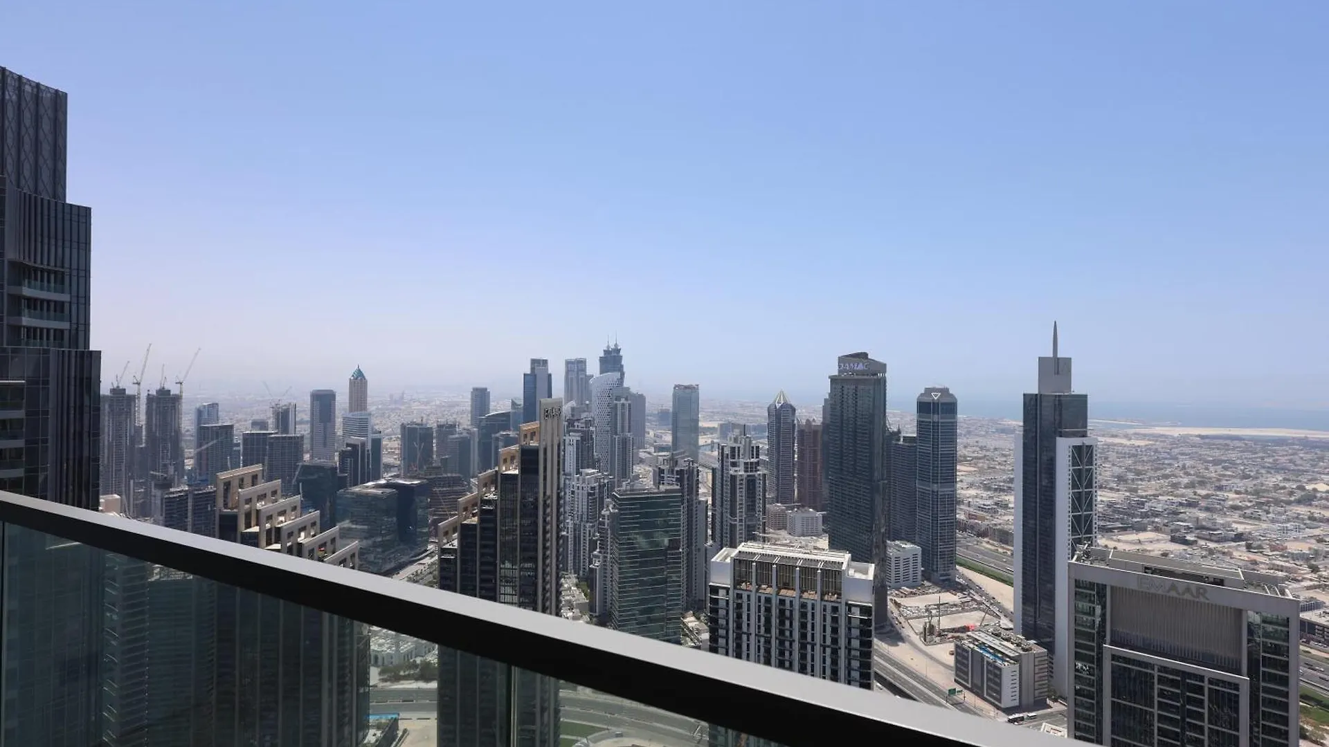 2Br Luxe Sea View Bohemianstyle Apartment Dubai