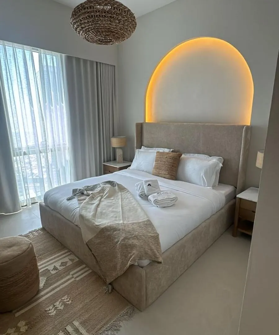 2Br Luxe Sea View Bohemianstyle Apartment Dubai